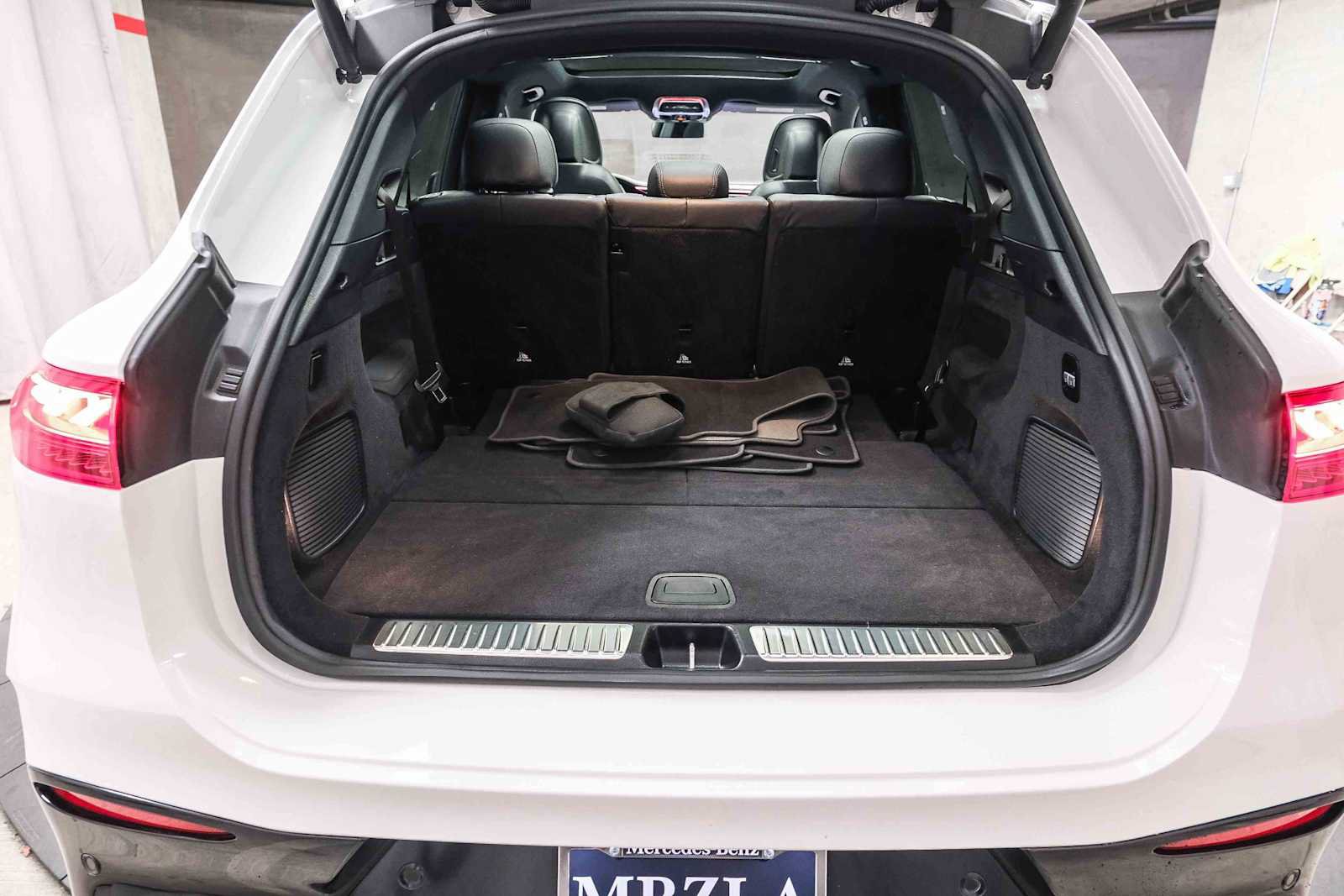 Certified 2023 Mercedes-Benz EQS 580 4MATIC SUV image 31