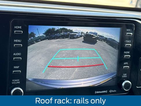 Used 2021 Toyota Highlander XLE FWD image 22