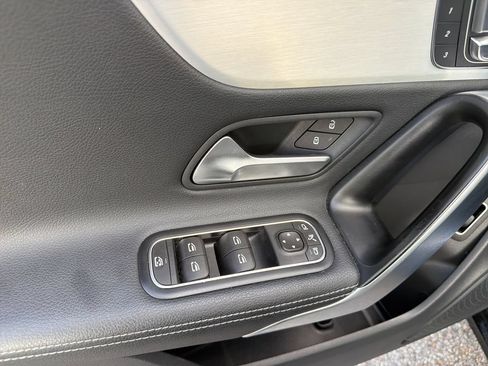 Used 2025 Mercedes-Benz CLA 250 4MATIC image 23