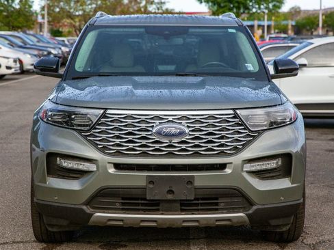 Used 2020 Ford Explorer Platinum w/ Premium Technology Package AWD/4WD image 3