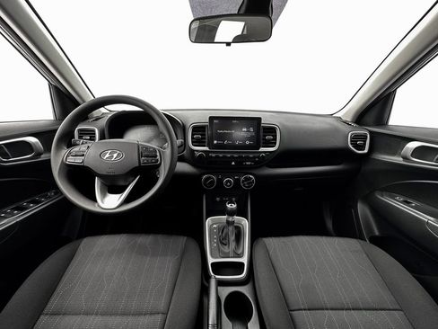 Used 2025 Hyundai Venue SE FWD image 15
