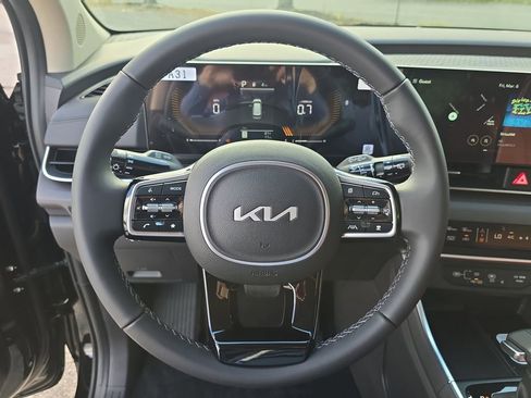 New 2026 Kia Carnival EX FWD image 30