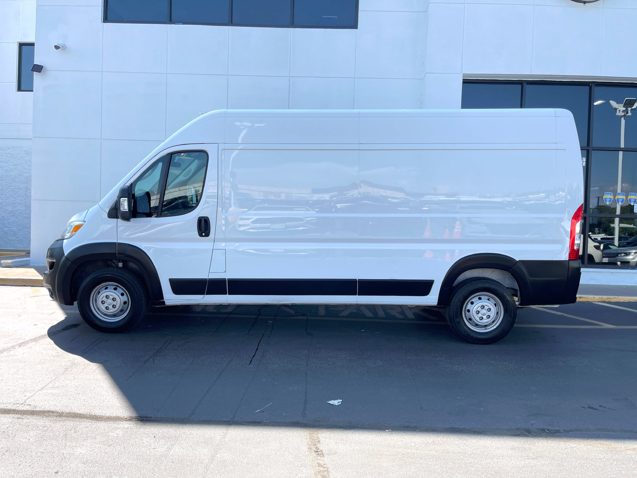 Used 2023 RAM ProMaster 2500 FWD image 6