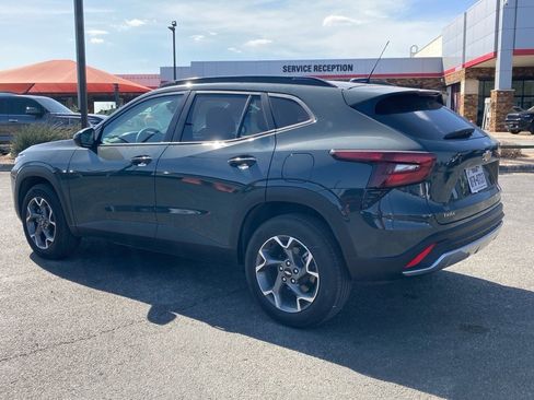 Used 2025 Chevrolet Trax LT image 6