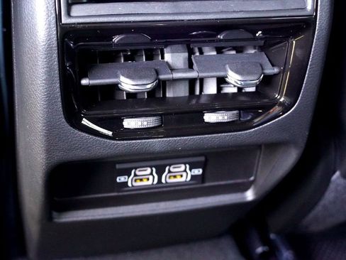 New 2025 Jeep Grand Cherokee Laredo image 27