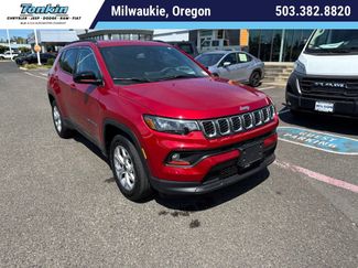 Used 2025 Jeep Compass Latitude AWD/4WD video 1