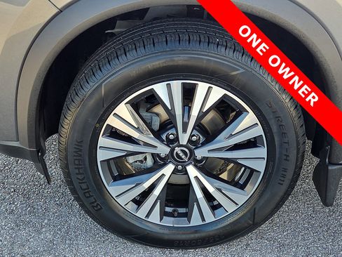 Used 2023 Nissan Rogue SV image 7