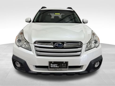 Used 2014 Subaru Outback 2.5i Premium image 2