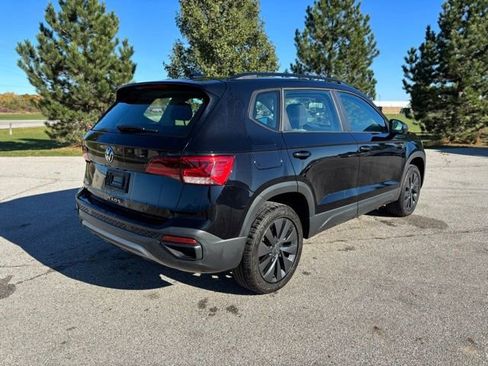 Used 2022 Volkswagen Taos S image 6