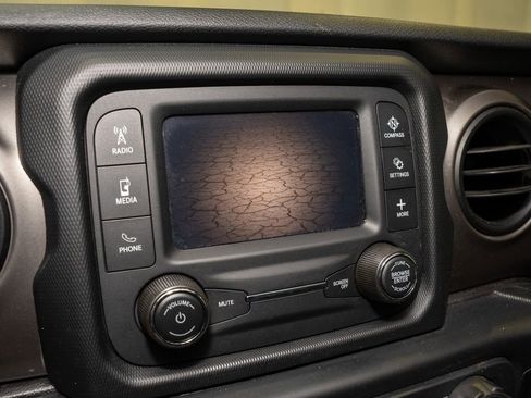 Used 2020 Jeep Wrangler Unlimited Sport S image 11