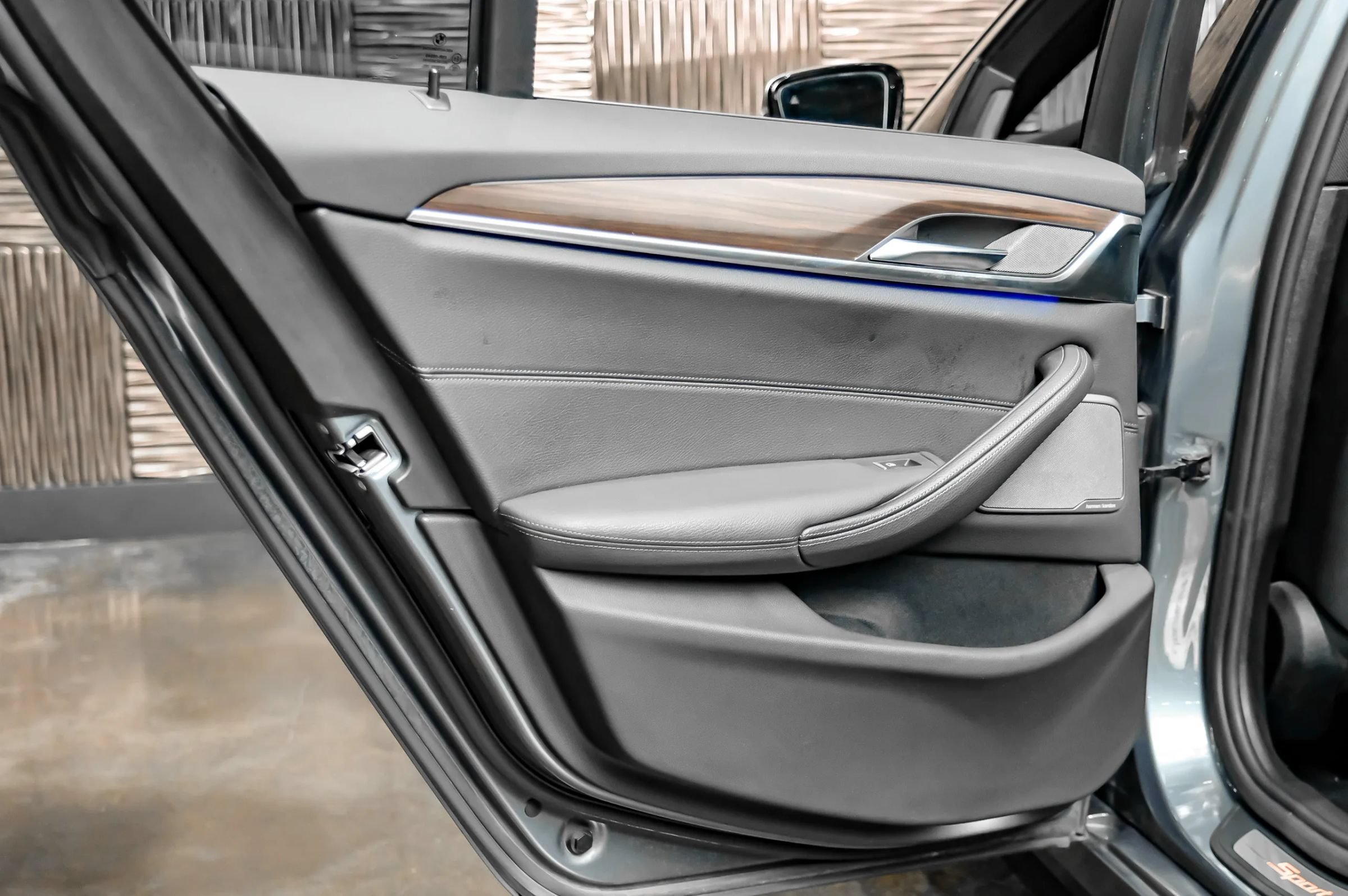 Used 2019 BMW 540i xDrive AWD/4WD image 46