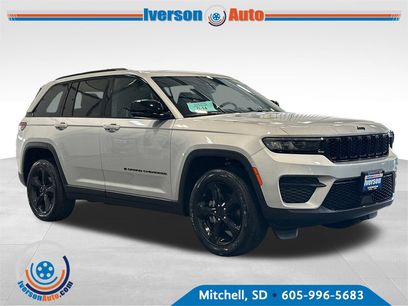 Used 2024 Jeep Grand Cherokee Altitude