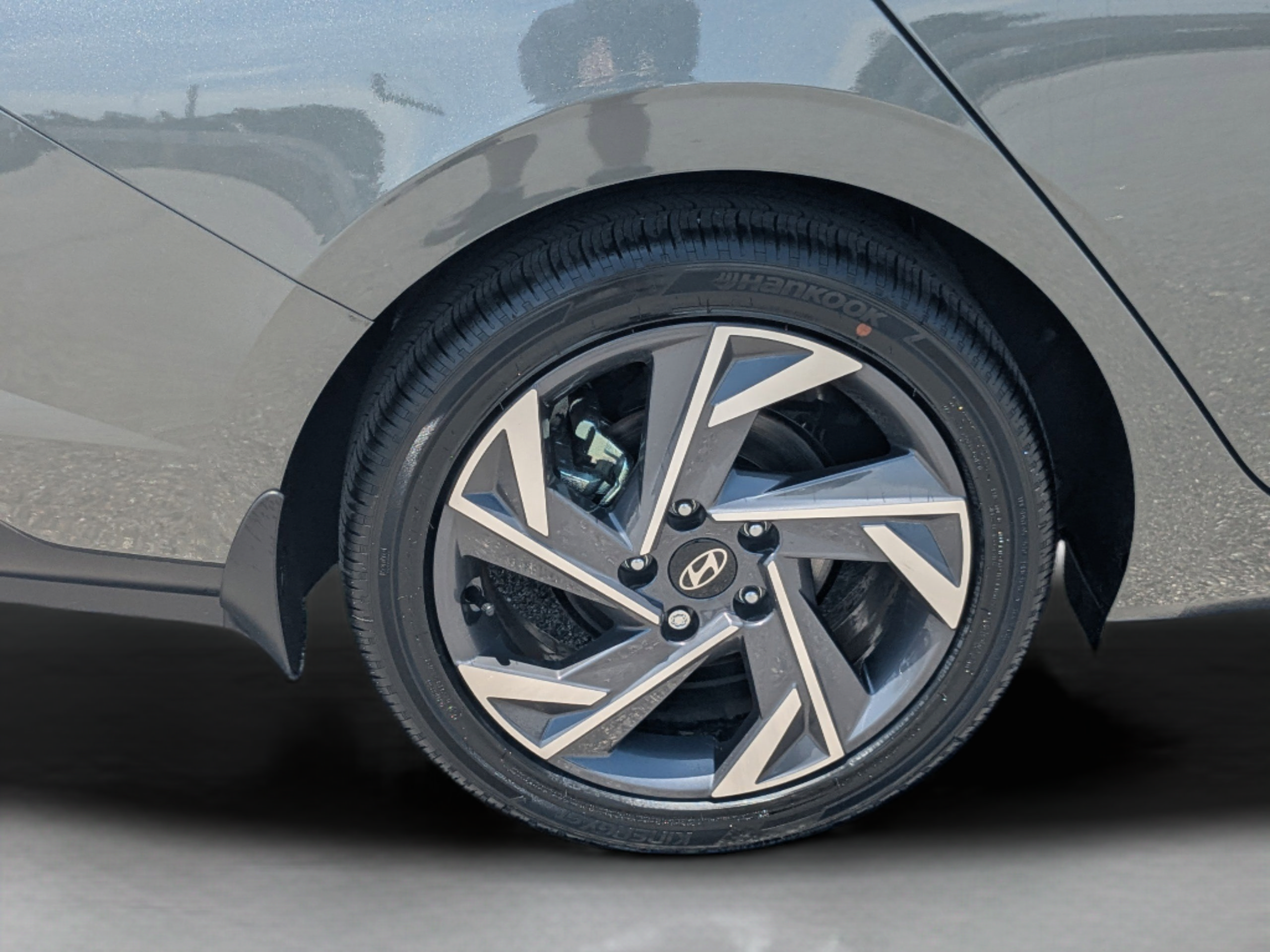 New 2026 Hyundai Elantra Limited FWD image 13