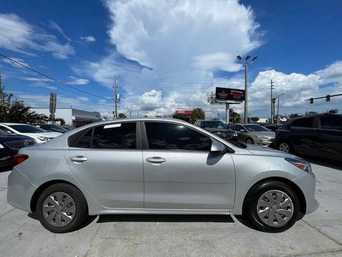 Used 2019 Kia Rio S FWD image 3