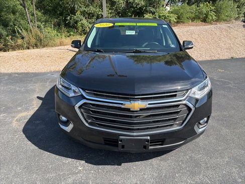 Used 2020 Chevrolet Traverse LT image 8