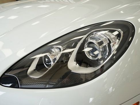 Used 2018 Porsche Macan image 23