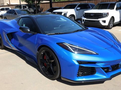 Used 2025 Chevrolet Corvette E-Ray w/ Stealth Interior Trim Package AWD/4WD image 3