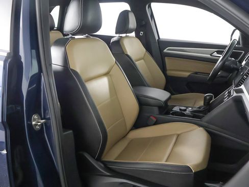 Used 2022 Volkswagen Atlas Cross Sport SEL R-Line image 32