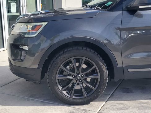 Used 2019 Ford Explorer XLT w/ Equipment Group 202A AWD/4WD image 8