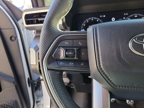 Used 2024 Toyota Tacoma TRD Off-Road image 17