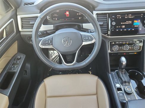 Used 2023 Volkswagen Atlas Cross Sport SE w/ Black Wheel Package image 11