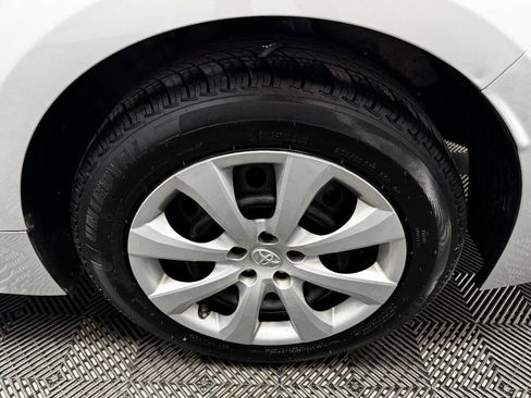 Used 2022 Toyota Corolla LE image 20