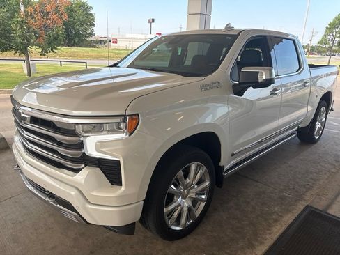 Used 2024 Chevrolet Silverado 1500 High Country w/ High Country Premium Package AWD/4WD image 13