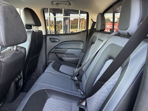 Used 2019 Chevrolet Colorado Z71 image 32