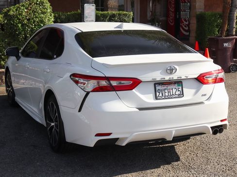 Used 2020 Toyota Camry SE FWD image 6