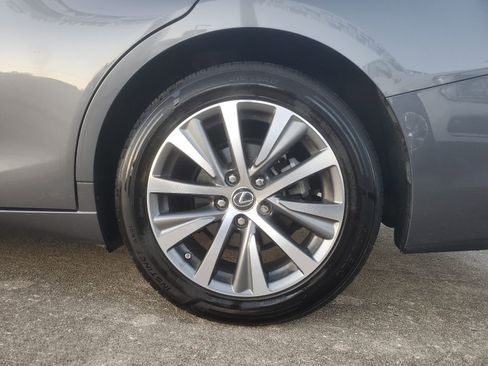 Used 2019 Lexus ES 350 w/ Ultra Luxury Package image 7