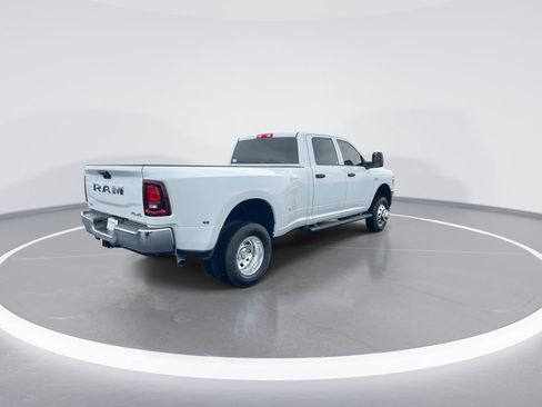 Used 2026 RAM 3500 Tradesman w/ Chrome Appearance Group AWD/4WD image 8