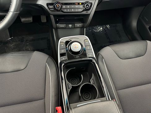 Used 2022 Kia Niro EX w/ Cold Weather Package image 16