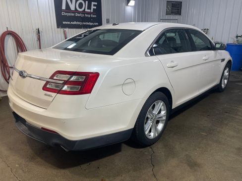Used 2014 Ford Taurus SEL w/ Equipment Group 201A image 6