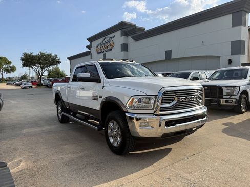 Used 2018 RAM 2500 Laramie w/ Convenience Group AWD/4WD image 2