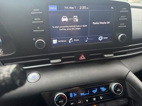 Used 2022 Hyundai Elantra SEL FWD image 19