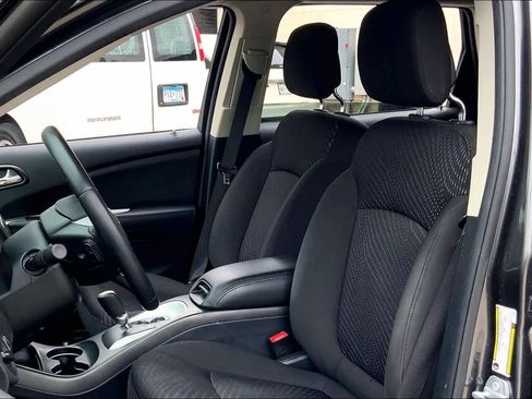 Used 2018 Dodge Journey SE w/ Popular Equipment Group image 7