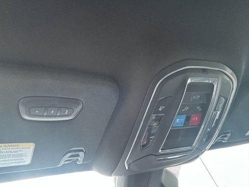 Used 2024 Jeep Wagoneer L Series II image 14