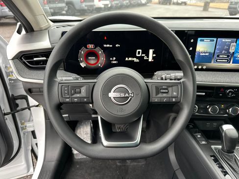 New 2026 Nissan Kicks S image 23