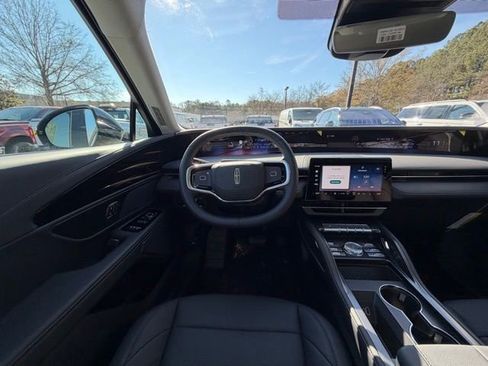 New 2026 Lincoln Nautilus Premier image 10