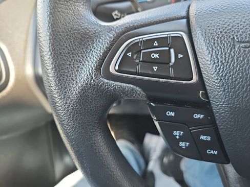 Used 2016 Ford Focus SE FWD image 23