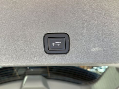 Certified 2023 Cadillac XT6 Premium Luxury w/ Technology Package AWD/4WD image 28