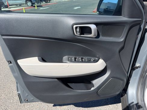 Certified 2025 Hyundai Venue SEL image 13