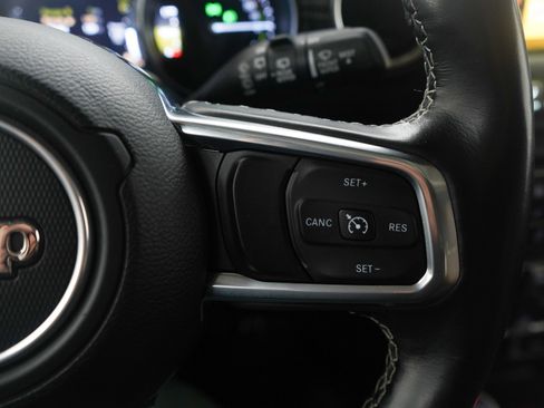 Used 2022 Jeep Wrangler Unlimited Sahara w/ Cold Weather Group image 27