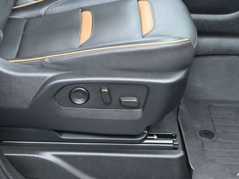 Used 2023 GMC Yukon XL AT4 w/ AT4 Premium Package image 34