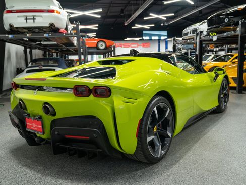 Used 2022 Ferrari SF90 Stradale AWD/4WD image 8