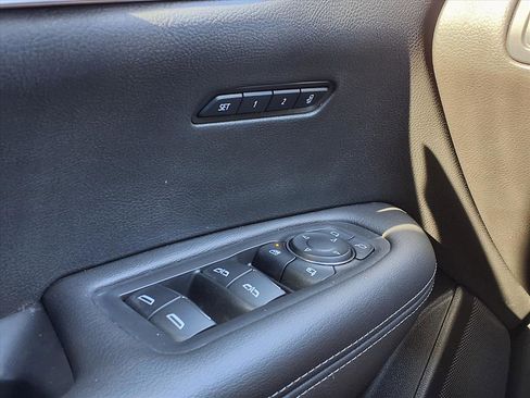 Certified 2024 Cadillac XT6 Luxury image 32