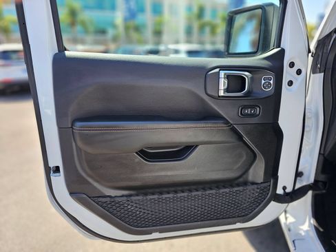 Used 2025 Jeep Wrangler Unlimited Sahara AWD/4WD image 22