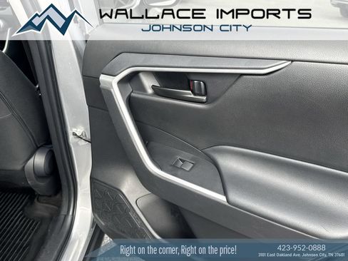 Used 2024 Toyota RAV4 LE AWD/4WD image 39