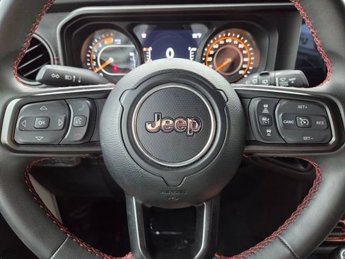 Used 2024 Jeep Wrangler Unlimited Rubicon AWD/4WD image 32