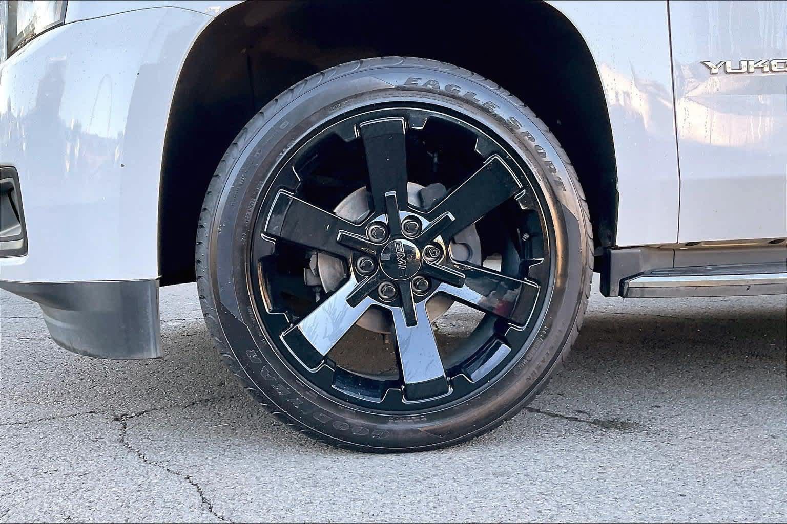 Used 2020 GMC Yukon XL SLE w/ Convenience Package RWD image 8